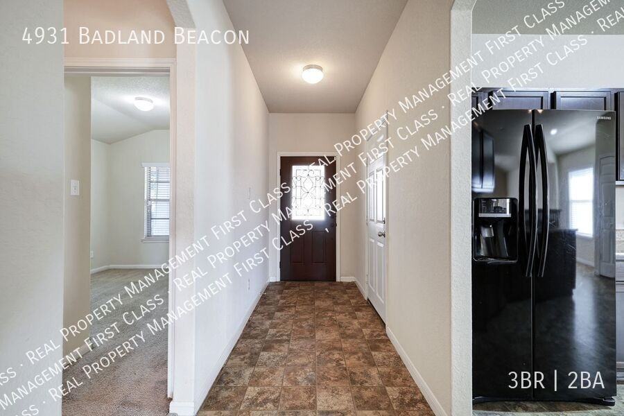 4931 Badland Beacon - Photo 4 of 29