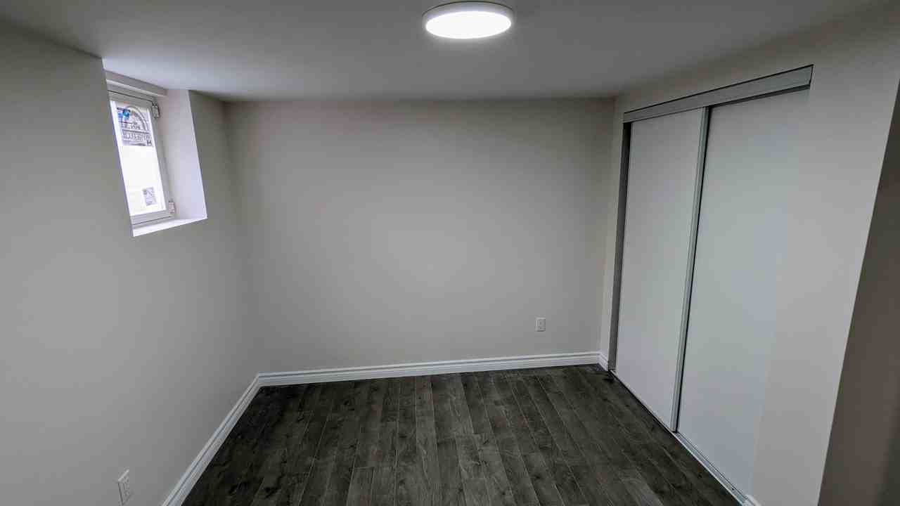 43 Seneca Ave - Photo 4 of 15