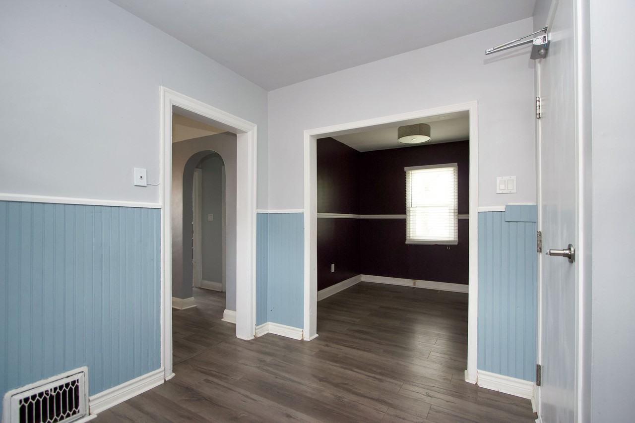 307 Vimy Ave - Photo 4 of 12