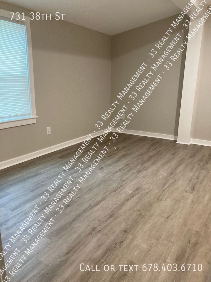 731 E 38th St - Photo 3 of 7