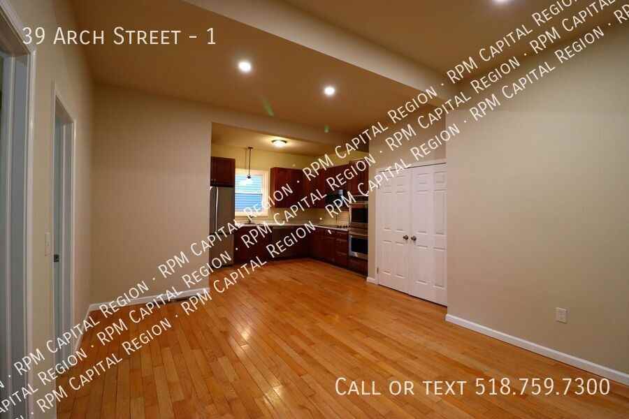 39 Arch St #1 - Photo 4 of 9