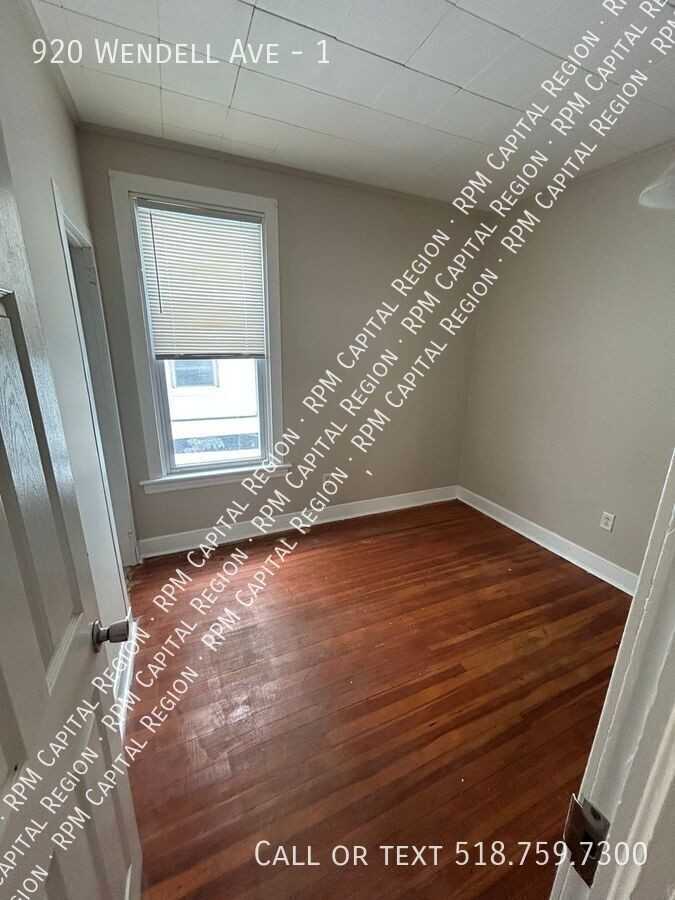 920 Wendell Ave #1 - Photo 5 of 10