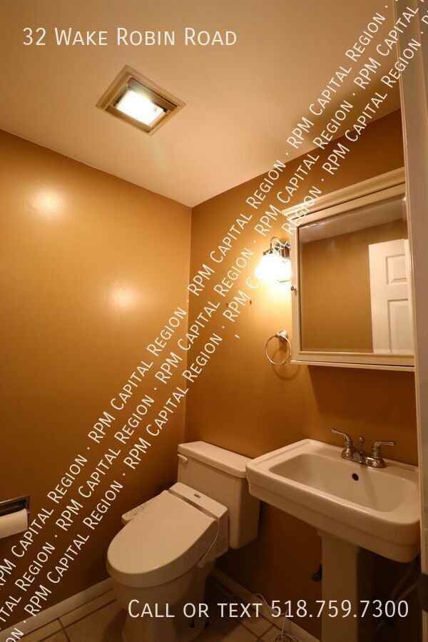 32 Wake Robin Rd - Photo 5 of 9