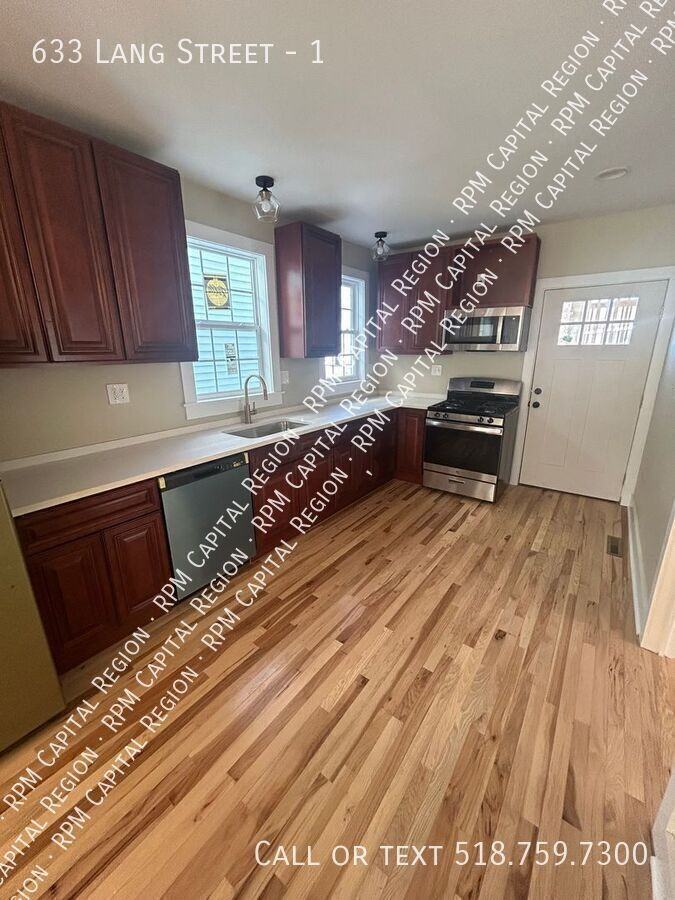 633 Lang St #1 - Photo 4 of 13