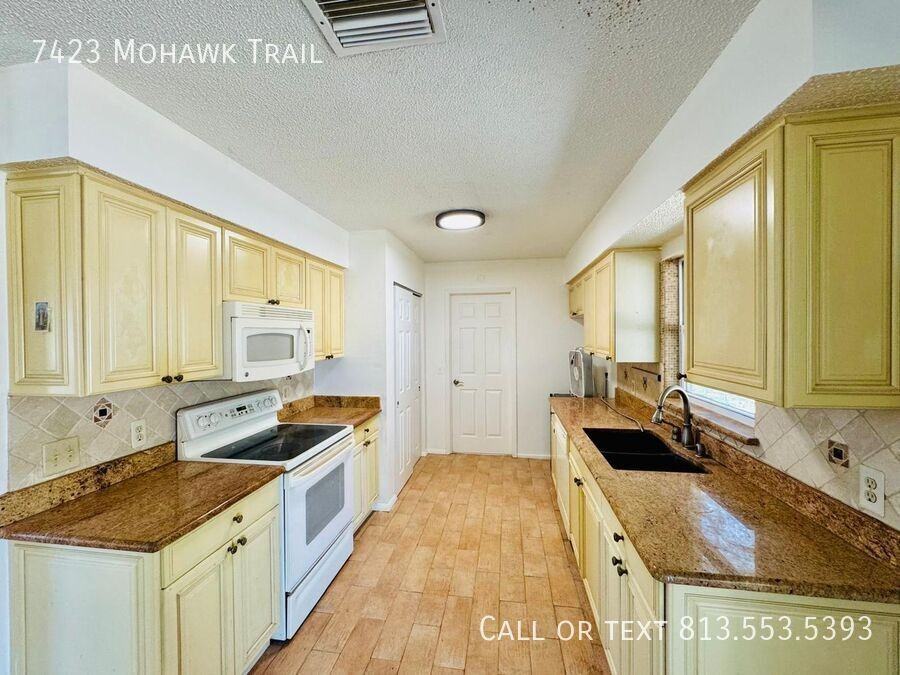 7423 Mohawk Trl - Photo 7 of 21