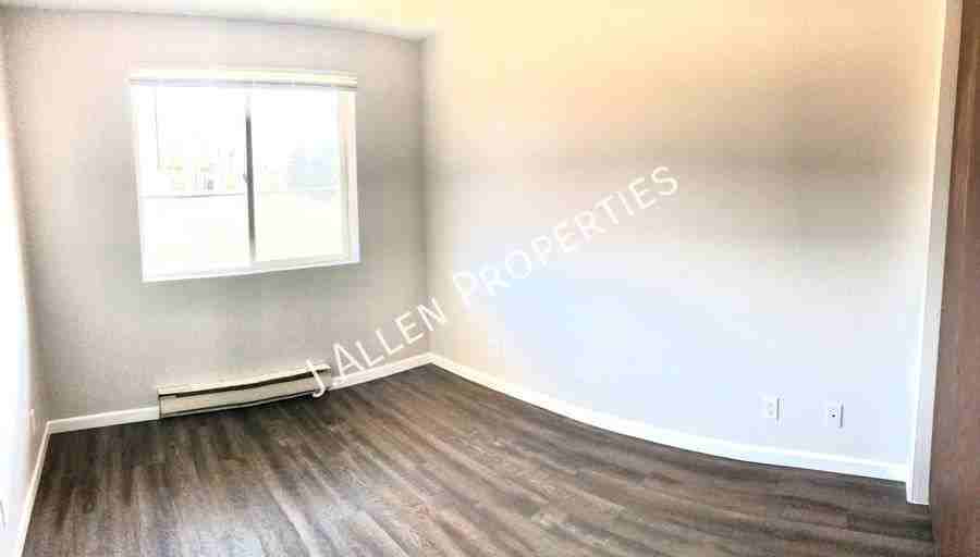 1805 Parker Cir Apt E - Photo 3 of 6