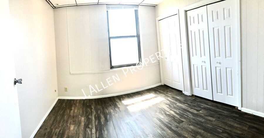 311 N 12th St #306 - Photo 3 of 10