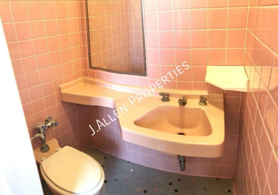 311 N 12th St #306 - Photo 4 of 10