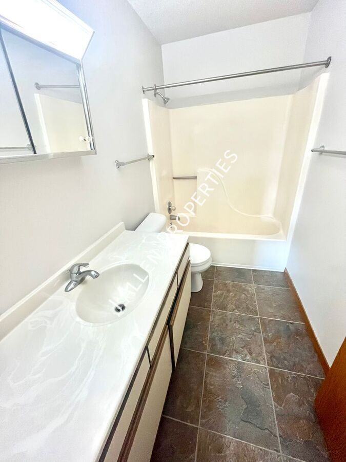 901 Syracuse Ave Bldg E #57 - Photo 3 of 6