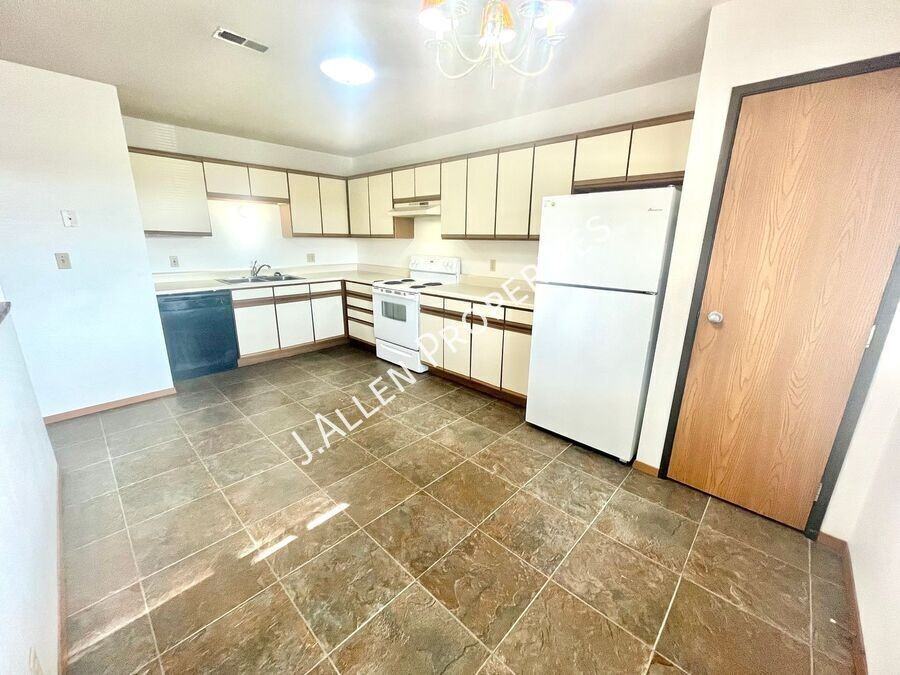 901 Syracuse Ave Bldg E #57 - Photo 6 of 6