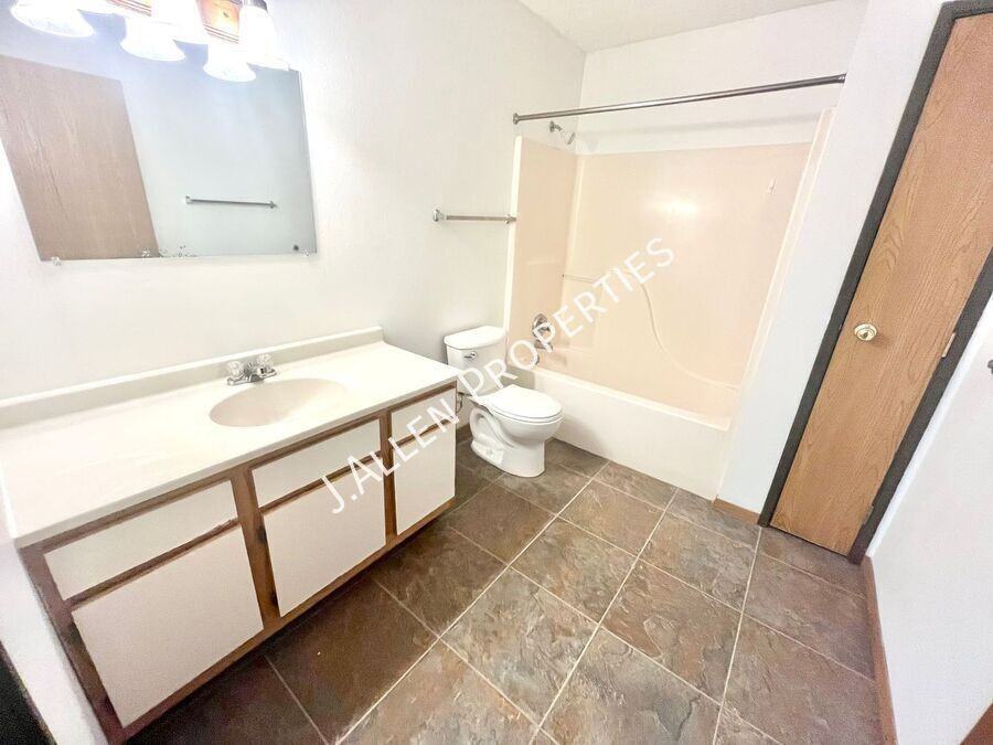 906 Riverfront Rd #27 - Photo 4 of 5