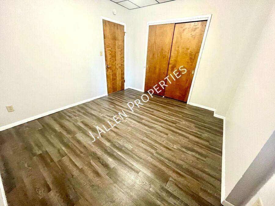 313 N 12th St #211 - Photo 5 of 7