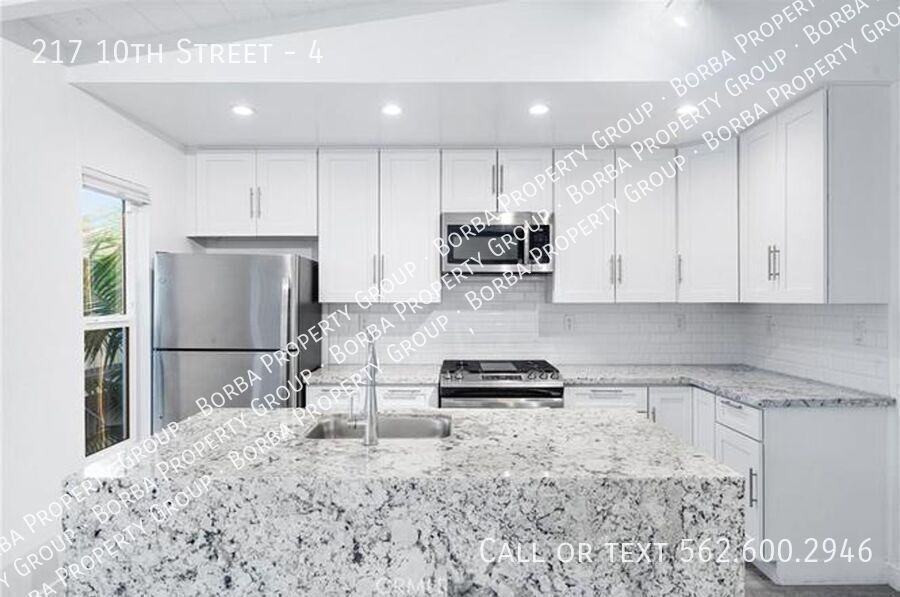 217 10th St #4 - Photo 3 of 19