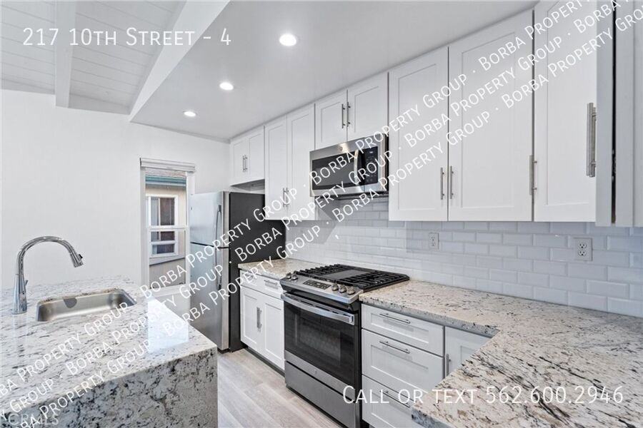 217 10th St #4 - Photo 2 of 19