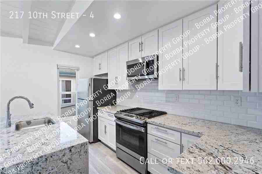 217 10th St #4 - Photo 5 of 19