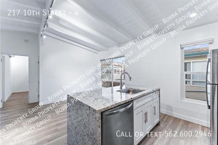 217 10th St #4 - Photo 6 of 19