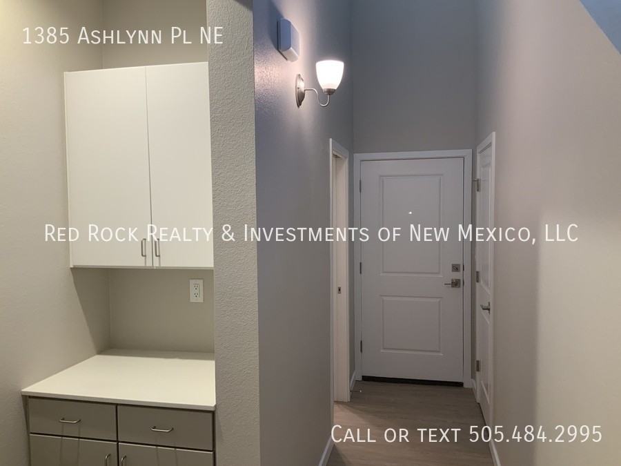 1385 Ashlynn Pl Ne - Photo 5 of 22