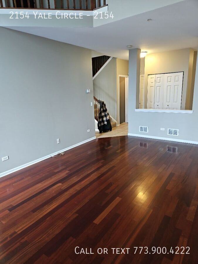 2154 Yale Cir #2154 - Photo 3 of 8