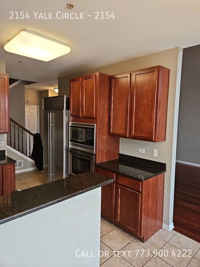 2154 Yale Cir #2154 - Photo 7 of 8