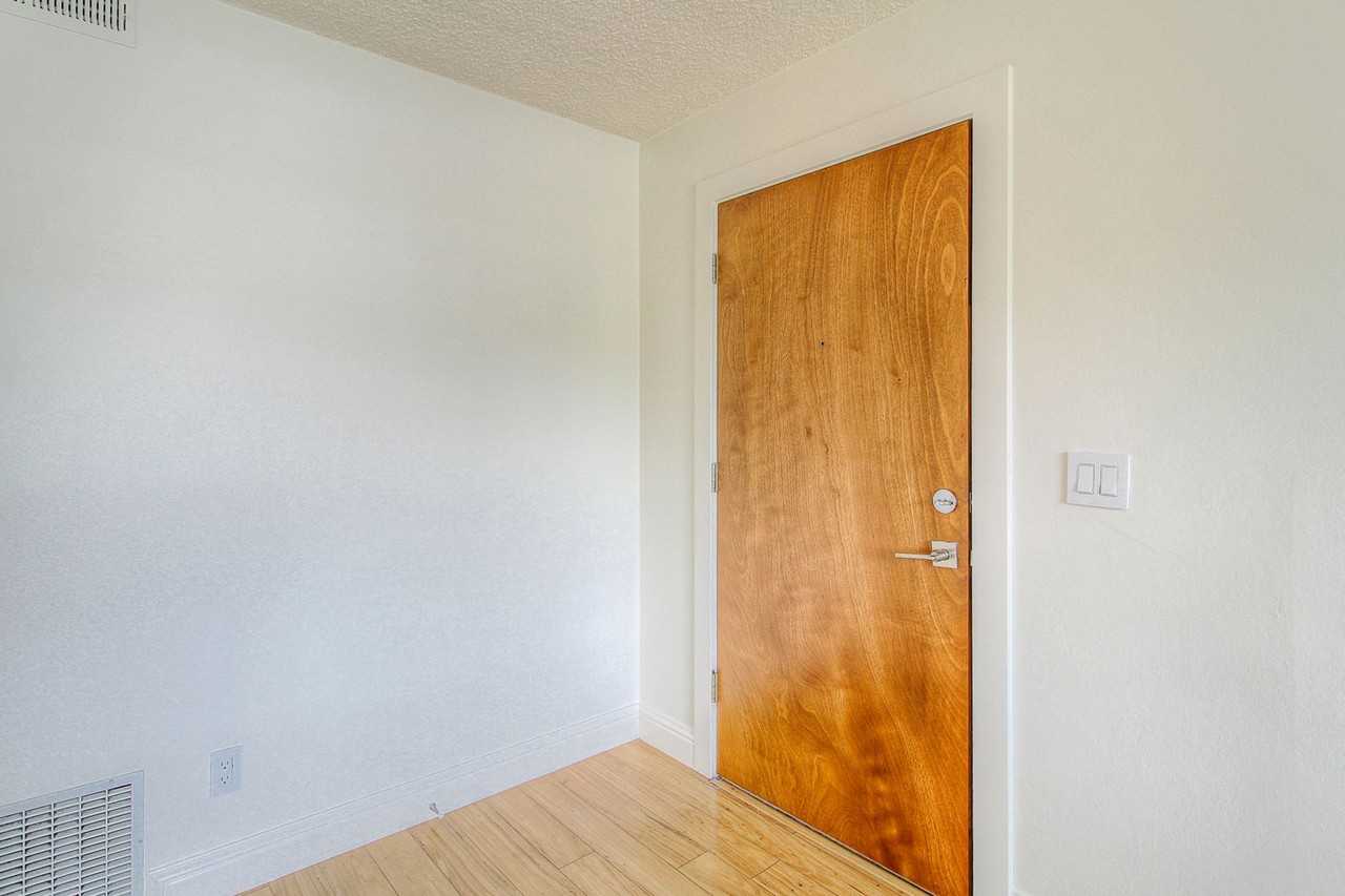 1530 Atlanta Ct #09 - Photo 3 of 16