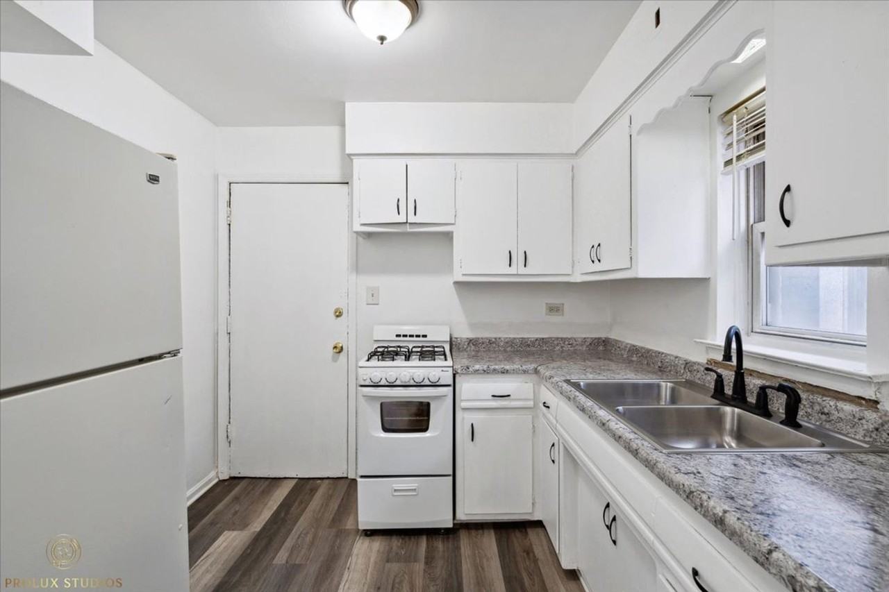 1202 S 49th Ct #3 - Photo 2 of 11