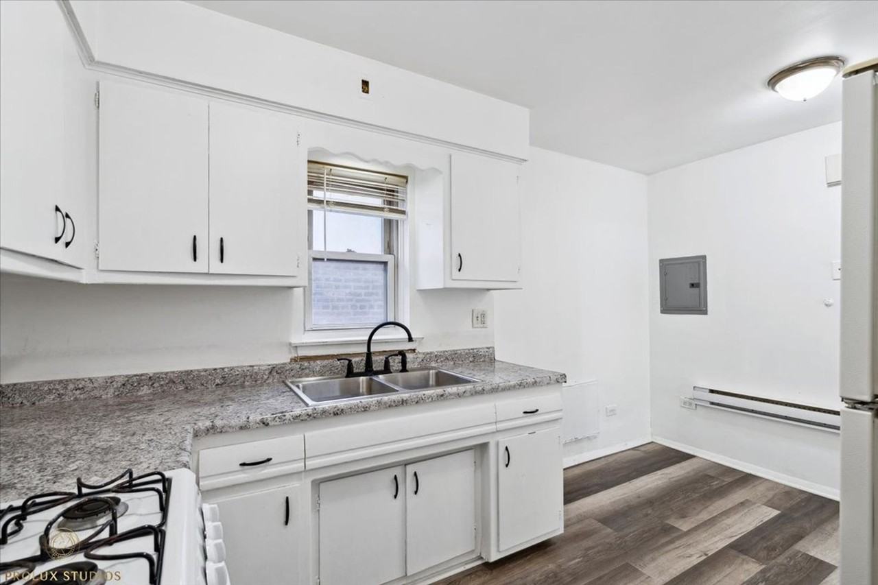 1202 S 49th Ct #3 - Photo 3 of 11