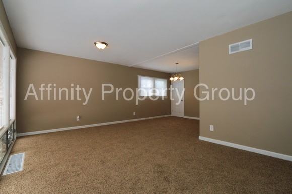 535 St Anthony Ln - Photo 2 of 23