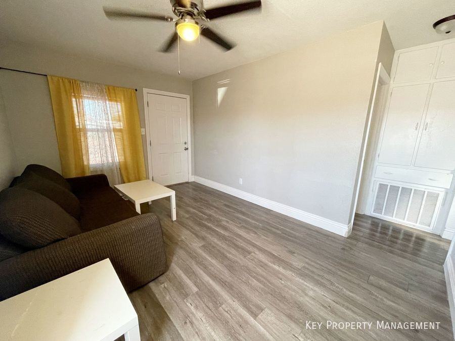 5930 Dodd St #B - Photo 5 of 11