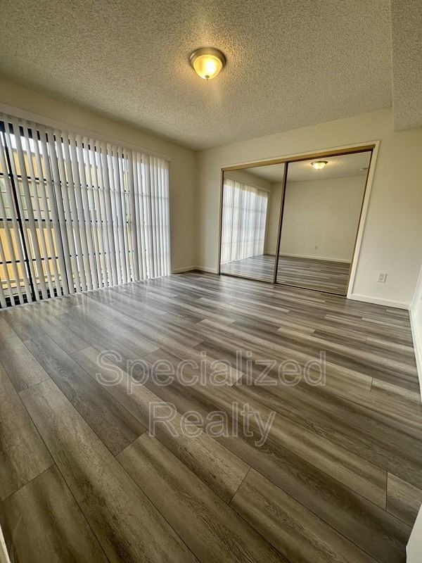 1034 Thompson Ave #2 - Photo 5 of 6