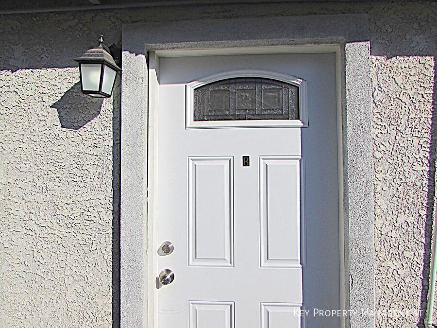 405 S 15th St #B - Photo 4 of 14