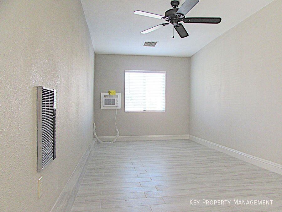 405 S 15th St #B - Photo 7 of 14