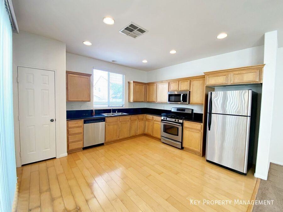 682 Homewillow Ave - Photo 4 of 22