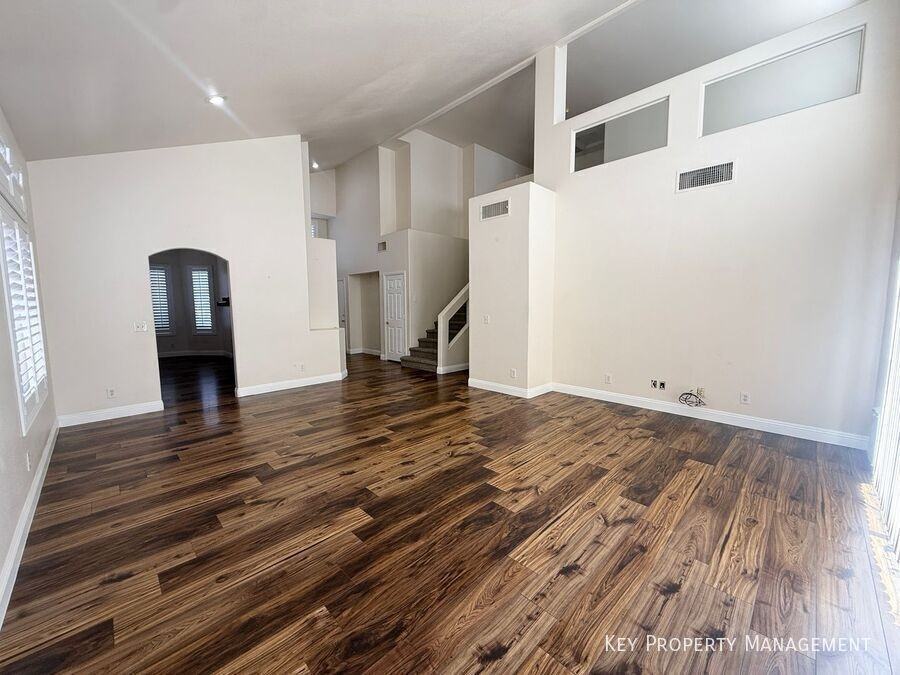 853 Dancing Vines Ave - Photo 3 of 29