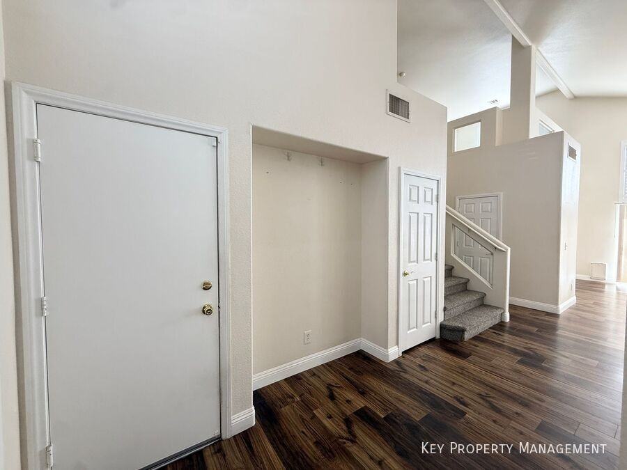 853 Dancing Vines Ave - Photo 6 of 29