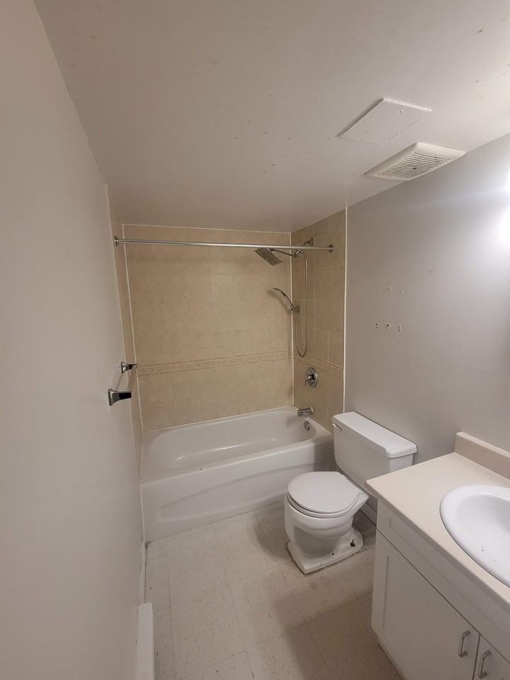 805 Marlborough - Photo 3 of 8