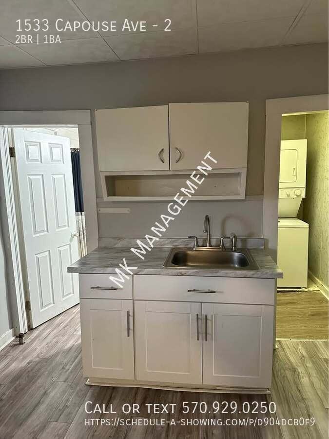 1533 Capouse Ave #2 - Photo 3 of 14