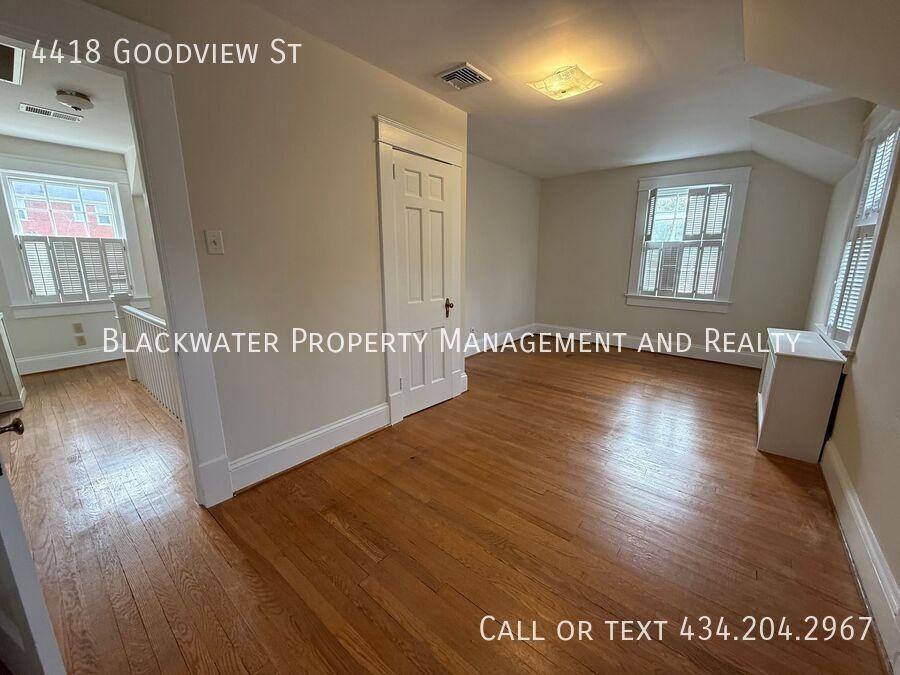 4418 Goodview St - Photo 5 of 11