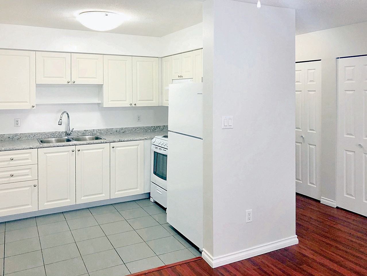 222 Place Apartments - Photo 3 of 12