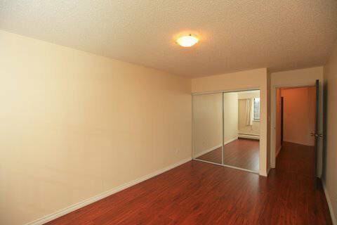 222 Place Apartments - Photo 5 of 12