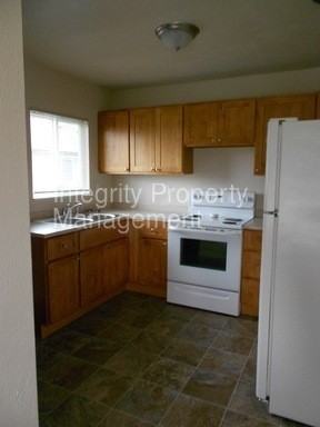 11216 Kline St SW - Photo 3 of 11