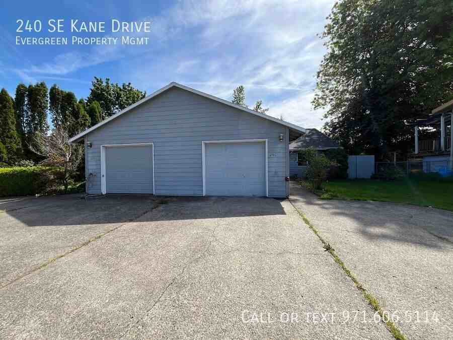 240 Se Kane Dr - Photo 2 of 21