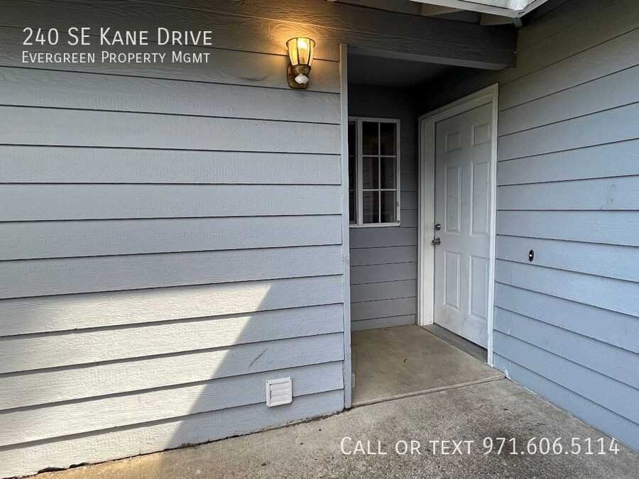 240 Se Kane Dr - Photo 3 of 21