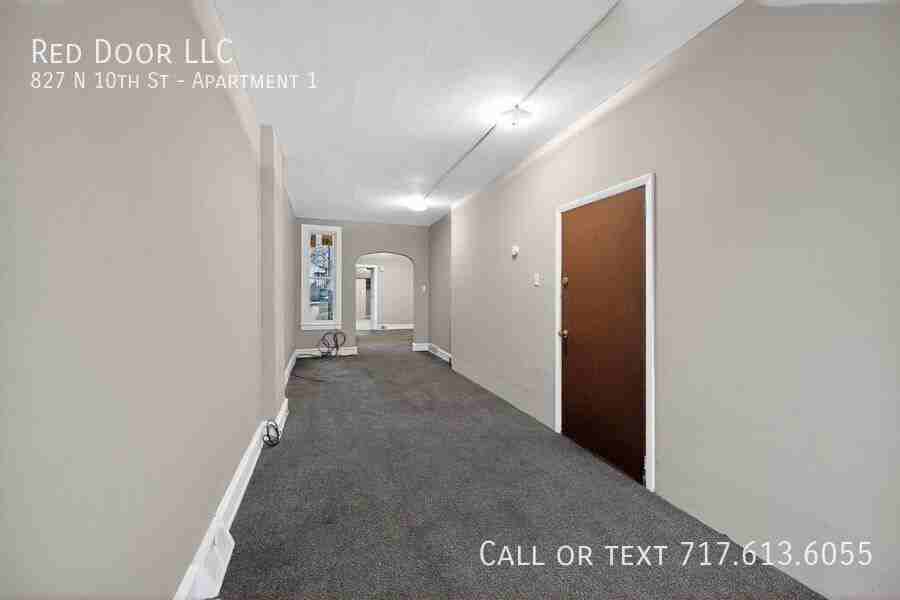 827 N 10th St #1 - Photo 4 of 14