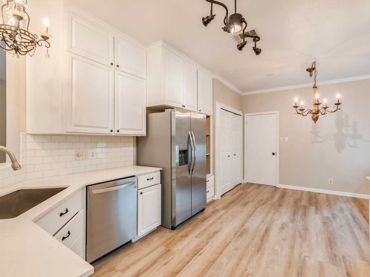 808 Timber Trl - Photo 2 of 38