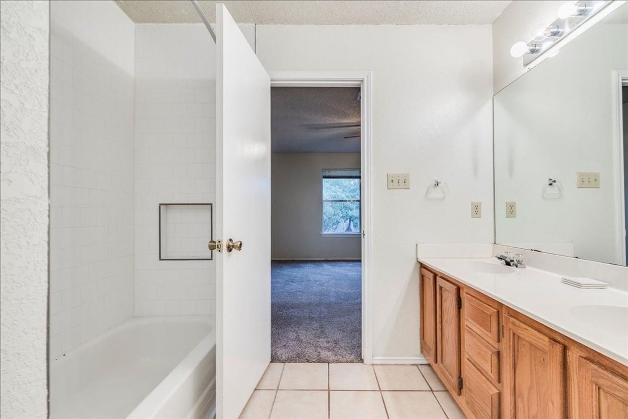 14030 Merseyside Dr - Photo 4 of 23