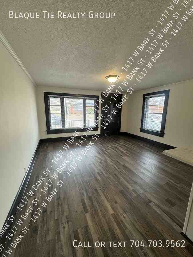 1417 W Bank St - Photo 3 of 11