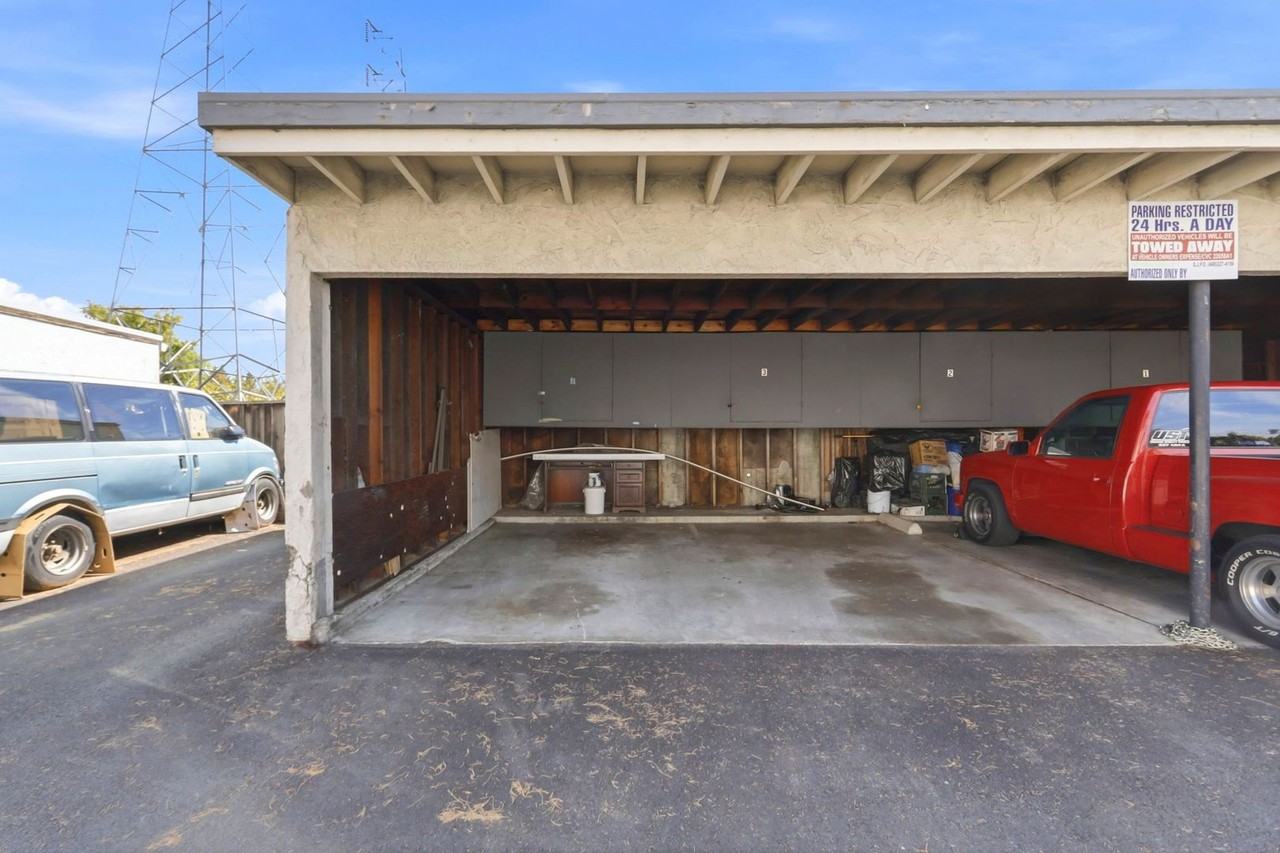 662 Johanna Ave - Photo 7 of 11