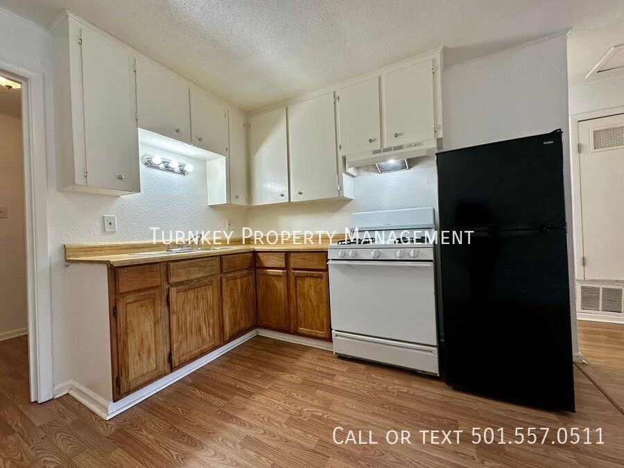 204 Smart St - Photo 5 of 15