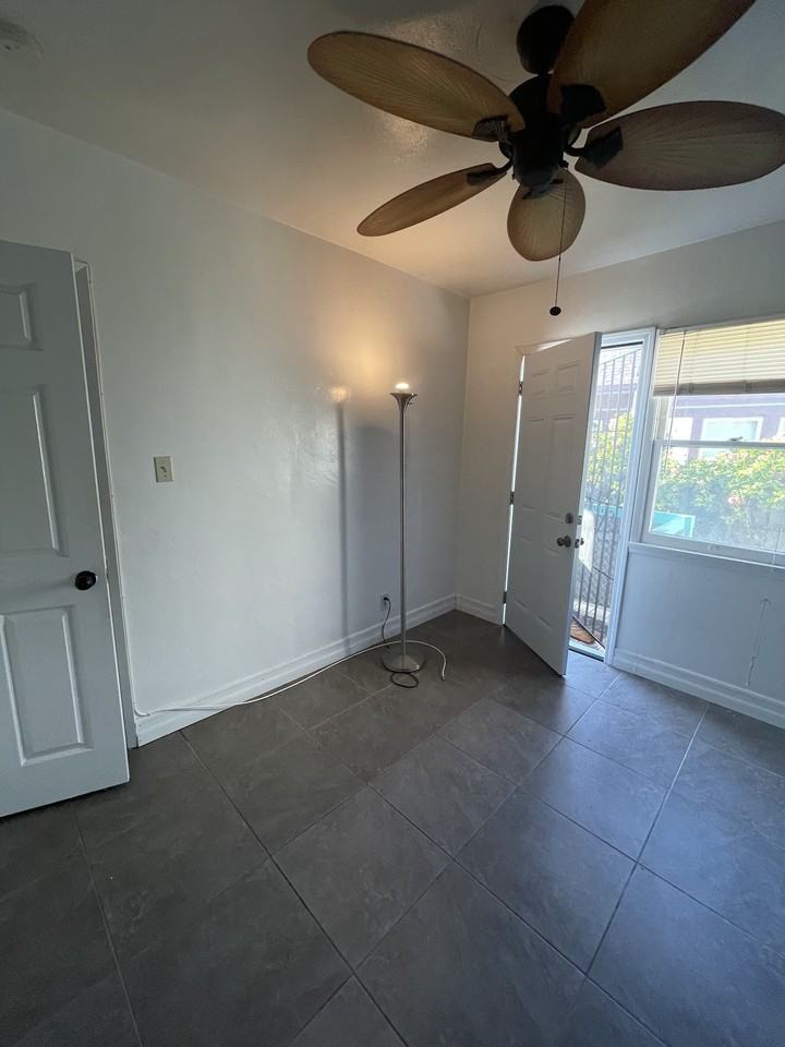 128 S Tremont St Apt B - Photo 2 of 11