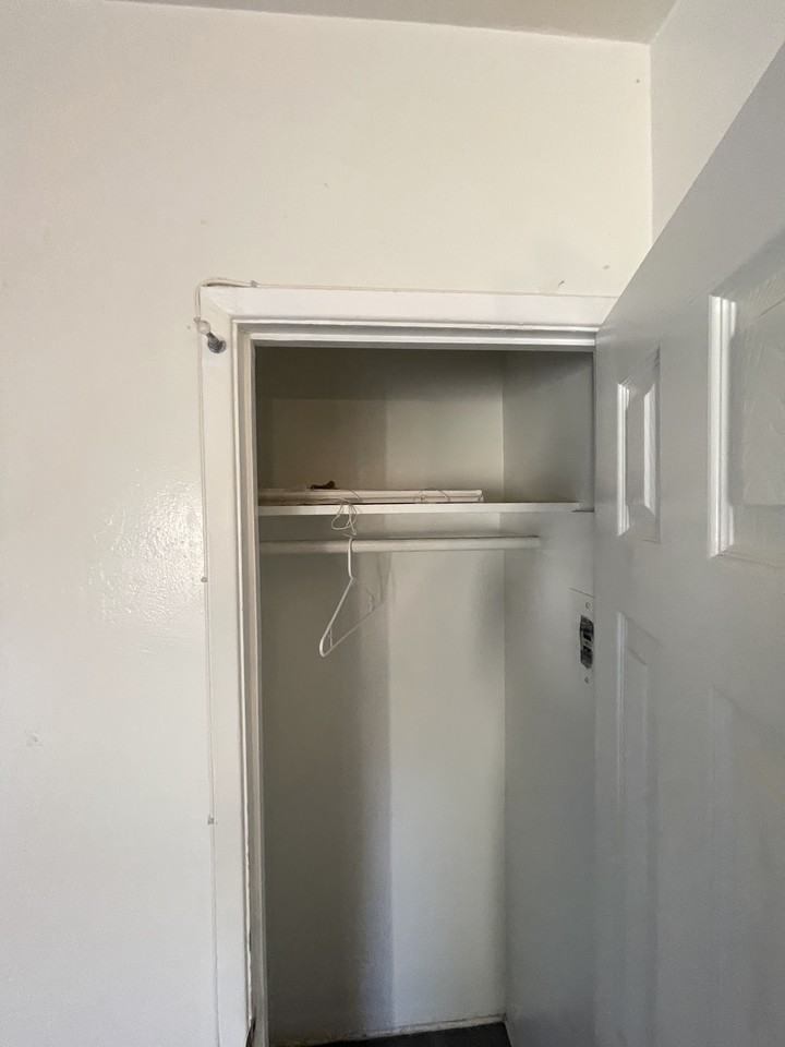 128 S Tremont St Apt B - Photo 3 of 11